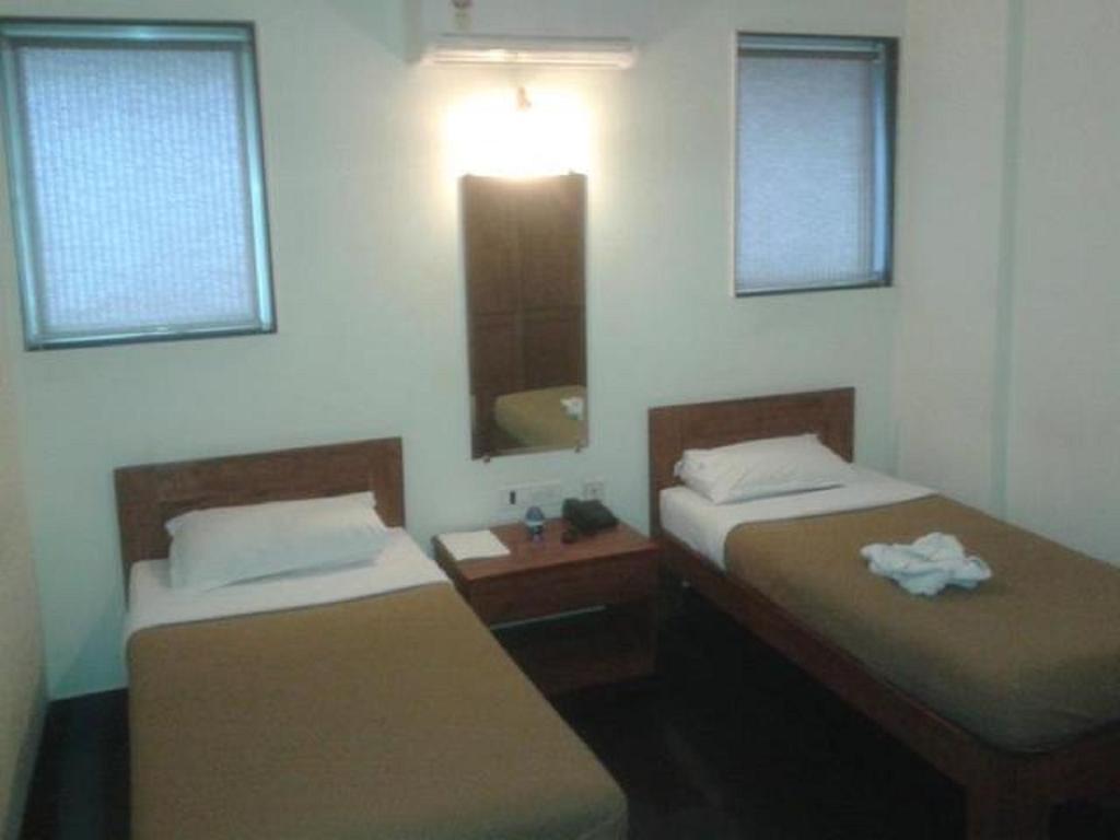 Hotel Q Deck Bombaim Exterior foto