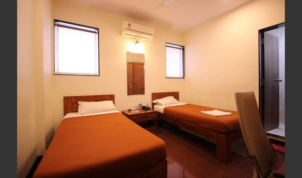 Hotel Q Deck Bombaim Exterior foto