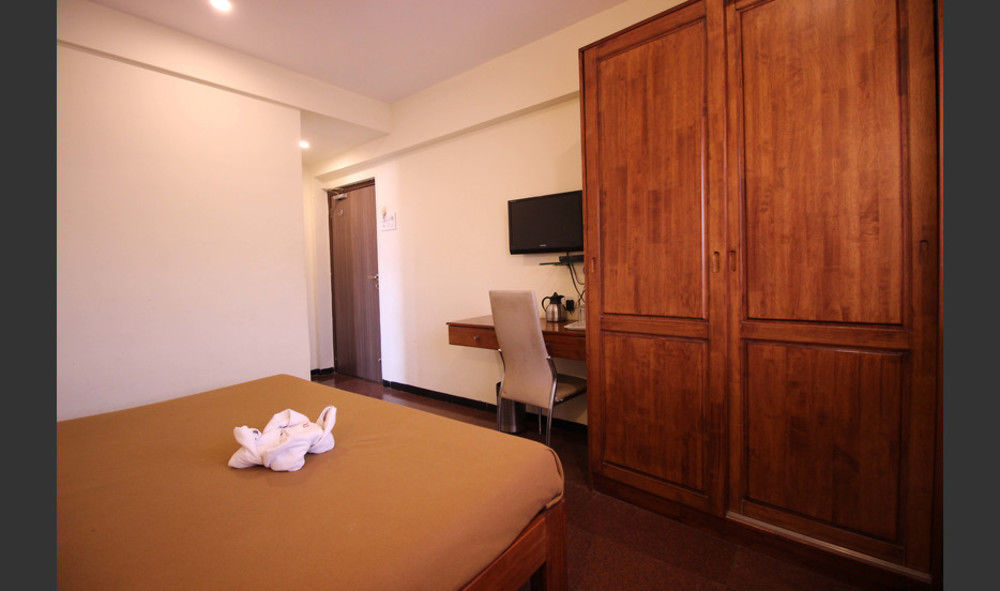 Hotel Q Deck Bombaim Exterior foto