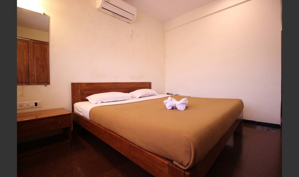 Hotel Q Deck Bombaim Exterior foto